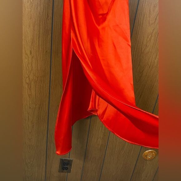 Alice + Olivia Vista Satin Asymmetric Dress size 2 - Picture 8 of 12